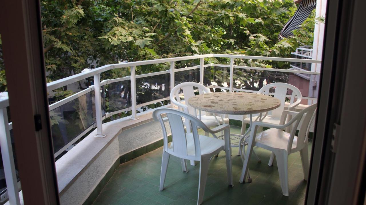 Sta. Eulalia Familias Arysal Apartment Salou Ngoại thất bức ảnh
